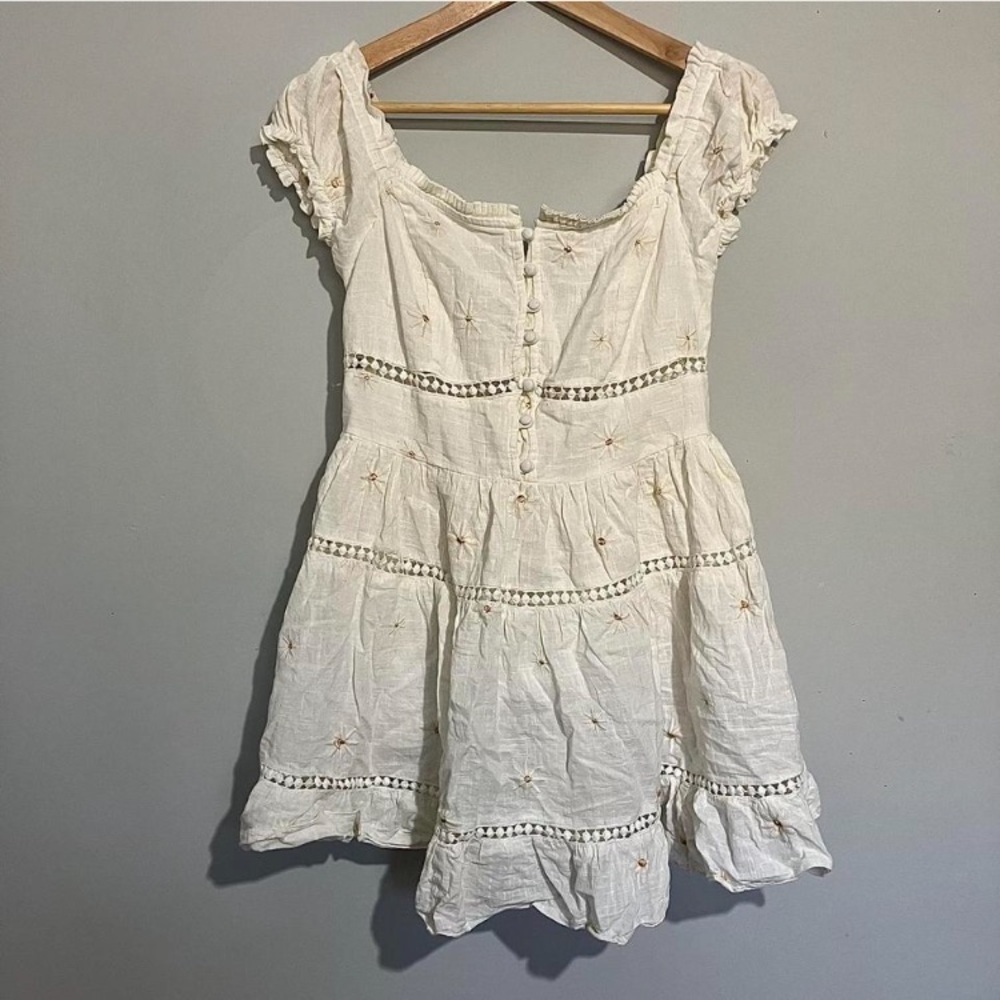 white short sleeve
Babydoll Button Up Floral embroidered Mini dress
Z&L Size: S